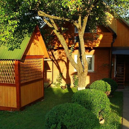 У Андрія Hotel ยาเรมชา ภายนอก รูปภาพ