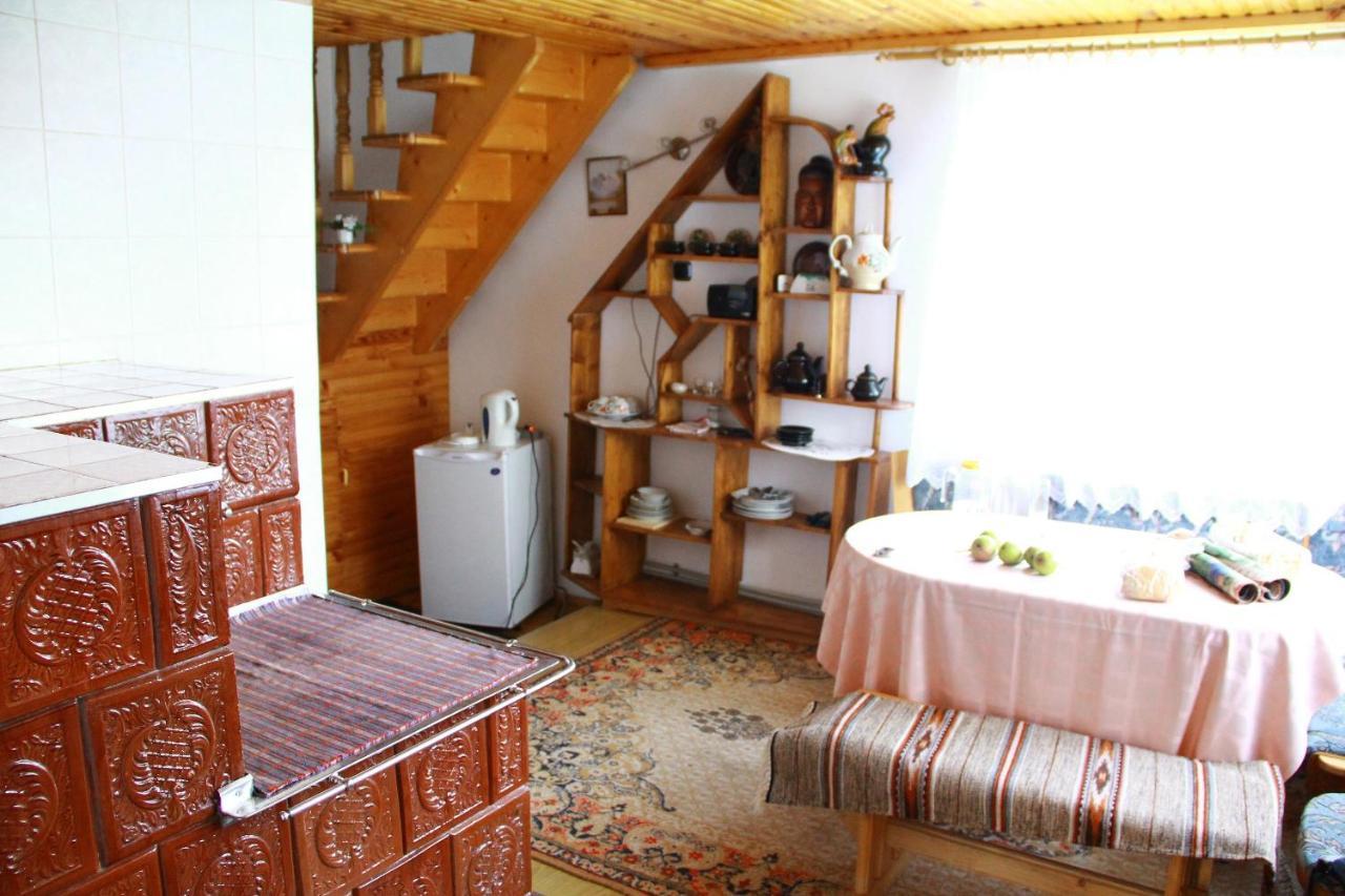 У Андрія Hotel ยาเรมชา ภายนอก รูปภาพ