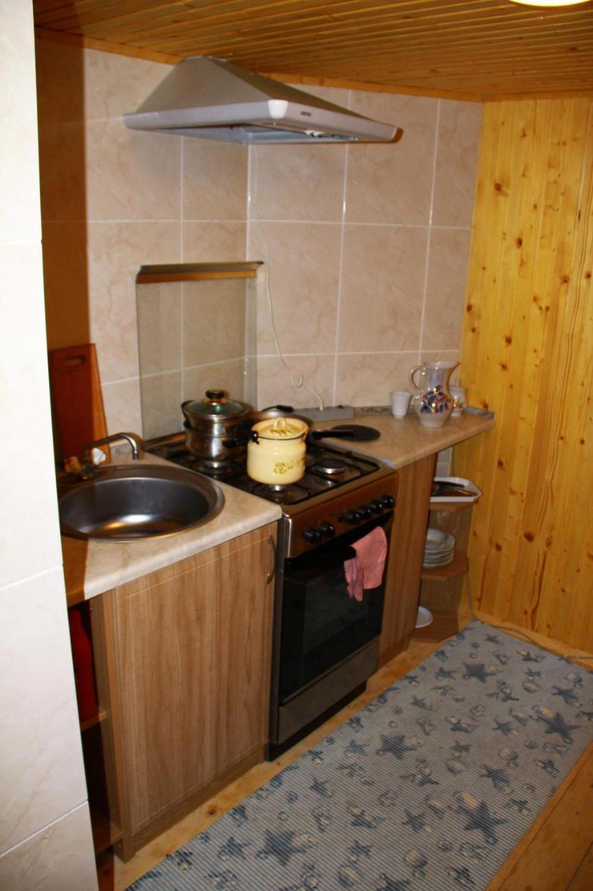 У Андрія Hotel ยาเรมชา ภายนอก รูปภาพ